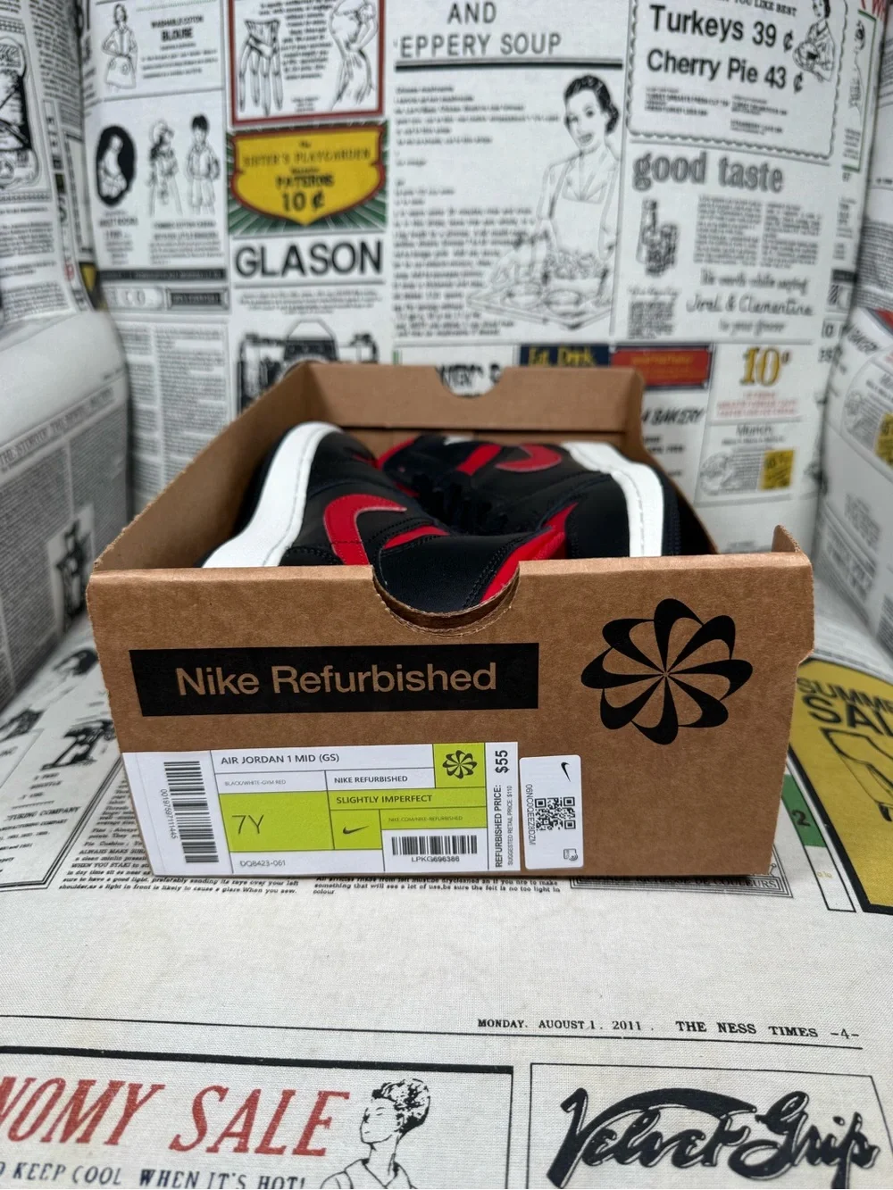 Nike Air Jordan 1 Mid Black Varsity Red GS DQ8423-067 7Y Women Size 8.5 No Box